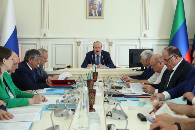 Рамазан Абдулатипов провел Координационное совещание по обеспечению правопорядка в РД