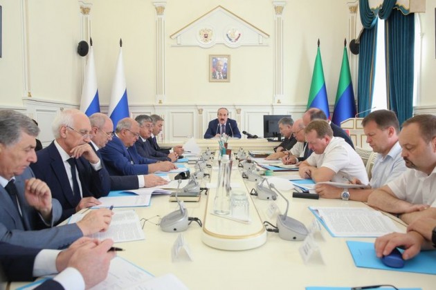Рамазан Абдулатипов: "Можно каждый год объявлять Годом экологии, но соответствующие службы и население должны заниматься этими вопросами каждодневно"
