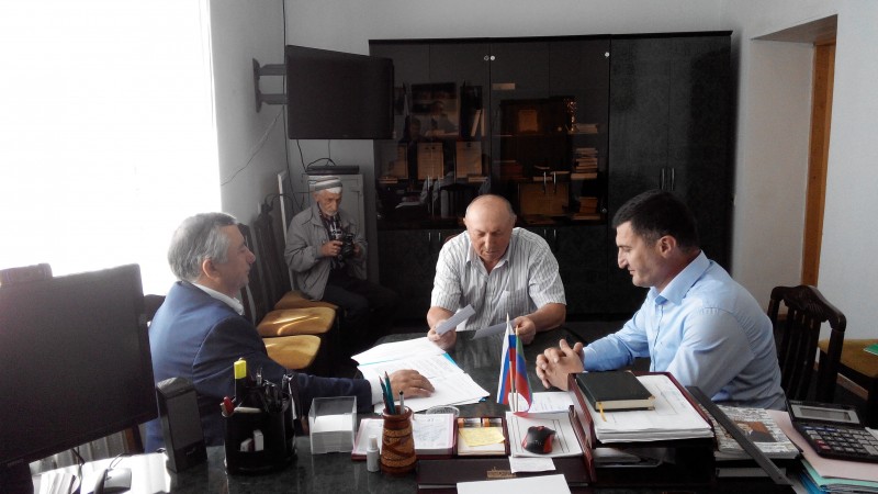 Министр финансов РД Билал Джахбаров провел прием граждан в Чародинском районе