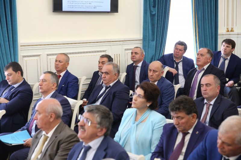 Владимир Васильев : "Это уникальная возможность в наших муниципалитетах навести порядок с электропотреблением, обеспечить  качество и безопасность пользования электроэнергией"