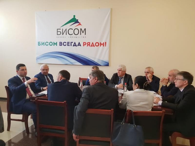 Юнус Саадуев принял участие в обсуждении вопроса о бюджете агентства по предпринимательству и инвестициям с бизнес-сообществом столицы