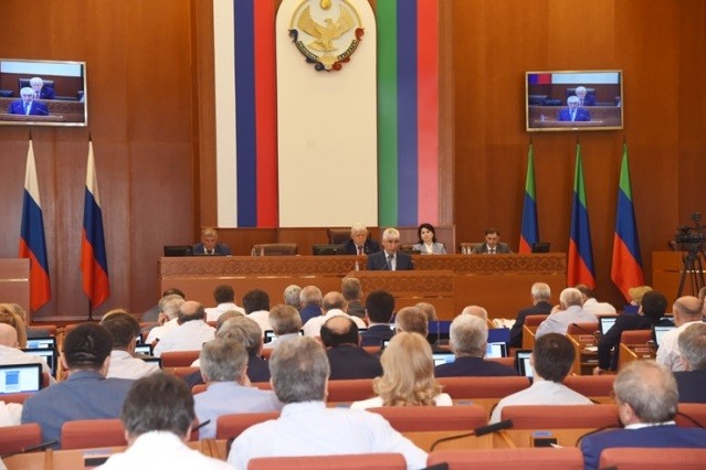 На июньской сессии парламент внес изменения в бюджет текущего года
