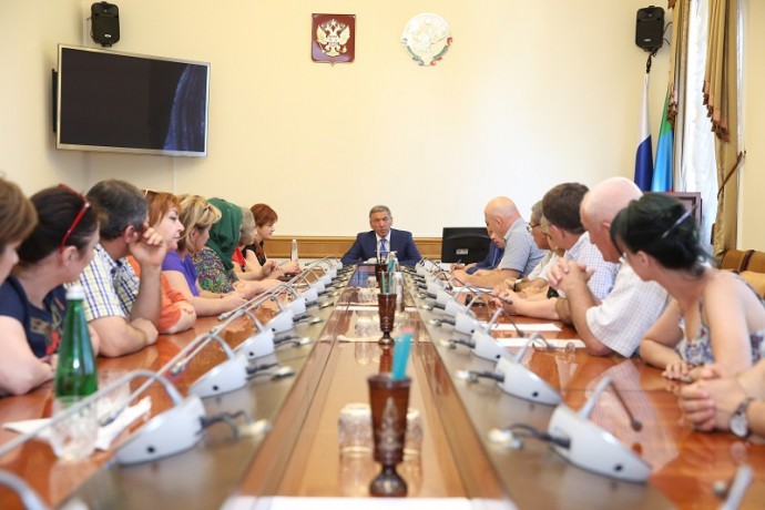 Председатель Правительства Дагестана встретился с инициативной группой Дербента