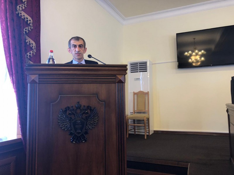 Замминистра финансов РД рассказал прокурорам республики о применении норм бюджетного законодательства