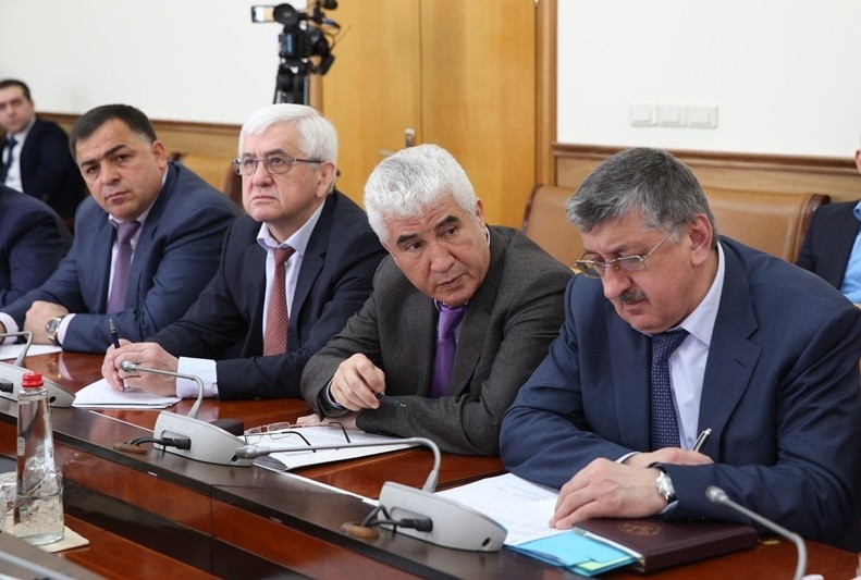 В Правительстве республики обсудили ход реализации мероприятий по вводу строящихся школ