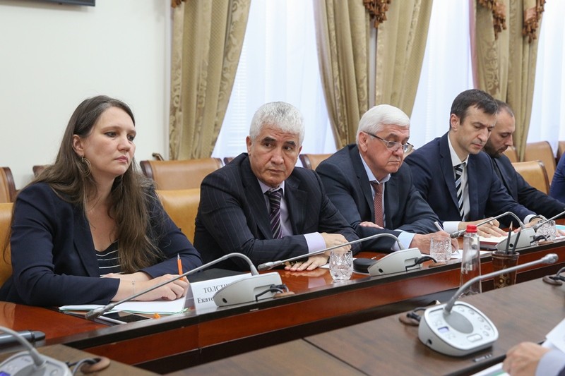 В Правительстве Дагестана рассмотрели вопросы по строительству зернового терминала