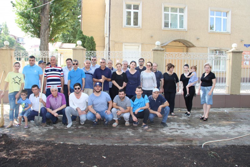 Коллектив Минфина РД принял участие в общегородском субботнике