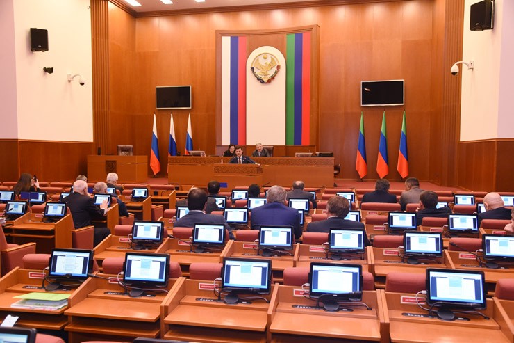 Депутаты парламентских фракций обсудили и поддержали проект республиканского бюджета на 2019 год и плановый период 2021 и 2022 годов