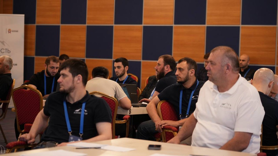 Воспитание новых лидеров: Шамиль Дабишев провел откровенный разговор с участниками «Доблести гор»