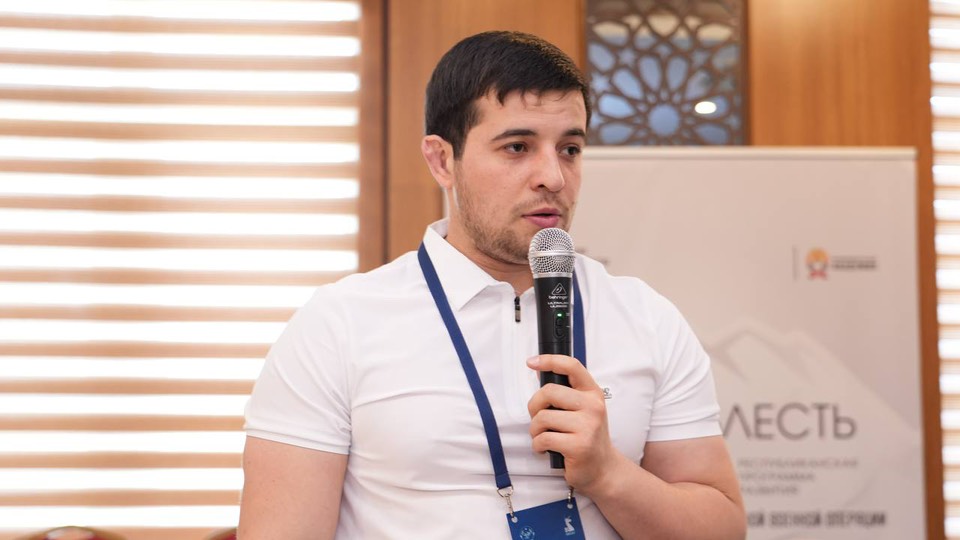 Воспитание новых лидеров: Шамиль Дабишев провел откровенный разговор с участниками «Доблести гор»